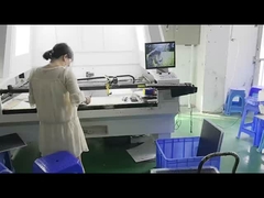 Taglio di pannelli nella produzione di LI Solar